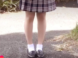 『中出しナンパ＼鬼ウブＪＫ』やだぁチ〇ポお絵描きなんて…発育抜群な制服乙女が差し出された巨根に注入させちまう。企画wwwwwwwwの画像