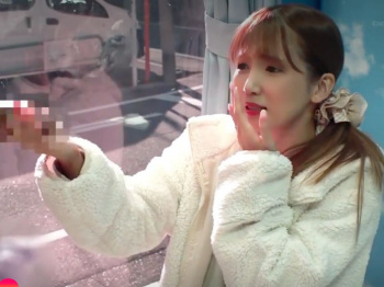 《ＮＴＲ浮気／産後レス新妻》やだっデカマラ…お願いします。秒で発情メスと化した奥様が野外のパパ無視して立位で呑込む企画wwwwwwの画像