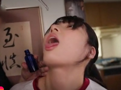 『キメセク～レイプ＼お母さん連れ子』パパ～早くぅ飲みたい。発情ドラッグの快楽目覚めたブルマＪＫが精液欲しがるドラマwwwwwwwの画像