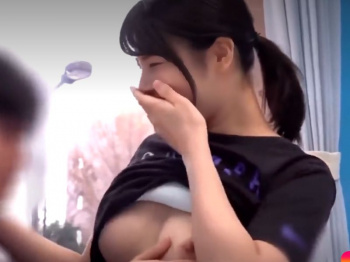 ［マジックミラー号/中出し筆おろし］ぃぃやオッパイ…乳揉みして！学校帰りのスポーツJDが種付け許しちまう、エロ動画WWWWWWWWWの画像