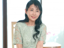 『初撮り＼幼顔五〇路』はいセフレとヤラない時はオナニーなの…これぞ隠れ淫乱の美巨乳が男優棒でオンナを暴走させるエロ動画wwwwwの画像