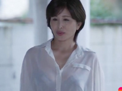 『中出し不貞＼取り違え息子』お願いママ抱いて。実の家族で無かった年下を豪雨で下着まで透けた美魔女が求めるエロ動画wwwwwwwの画像