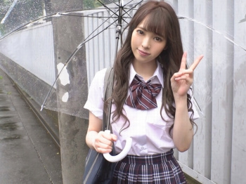 大人のお色気をしたJK美少女『オジサンは嫌いだけど！援交ｗｗｗ』おじテクにヨガリまくるギャル！の画像