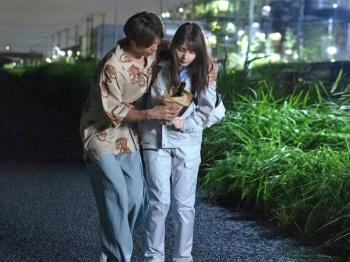 《鈴村あいり》クズ男との出会いから『ワンルーム同棲生活。。』互いを求め合うように何度も何度も身体を重ね合いSEXに溺れる！の画像