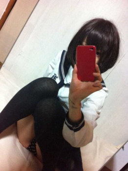 【JK自撮りエロ画像】簡単にエロい姿を披露してくれる女子校生はホント最高!の画像