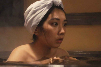 松本穂香 ヌード画像　全裸入浴シーン！おっぱいの谷間がエロすぎるｗｗｗｗｗｗｗの画像