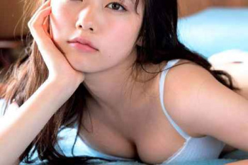 小芝風花 おっぱい画像　巨乳おっぱい露わに！セクシーな谷間がエロすぎるｗｗｗｗの画像