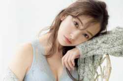 板野友美、胸元セクシーな下着姿！！おっぱいの谷間がエロすぎるｗｗｗｗｗｗｗの画像