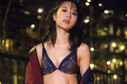 伊藤萌々香、透け透けランジェリー！巨乳おっぱいがエロすぎるｗｗｗｗｗｗの画像