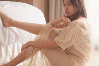 恒松祐里、透け透けセミヌード！ノーパングラビアがエロすぎるｗｗｗｗｗｗｗの画像