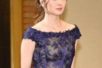 白石麻衣、透け透けドレスで中が丸見え！股間まで見えちゃってるｗｗｗ【動画あり】の画像