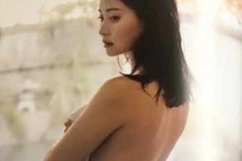 永尾まりや、手ブラおっぱい！お尻のワレメ丸見え全裸ヌードｗｗｗｗｗｗｗの画像