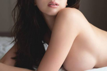 森咲智美、遂に乳首ヌード！？バストトップ裸身のエロボディー炸裂ｗｗｗｗｗｗｗの画像