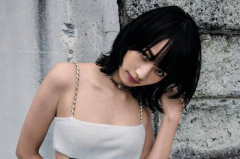 小松菜奈、セクシーな美乳強調ショット！おっぱいがエチエチすぎるｗｗｗｗｗｗｗの画像