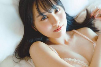 乃木坂46賀喜遥香、おっぱい丸出し！入浴セミヌードがエロすぎるｗｗｗｗｗｗの画像