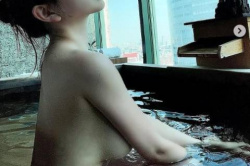 森咲智美、お風呂おっぱい！乳輪見えのショットをアップしてしまうｗｗｗｗｗｗｗの画像