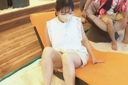 田中瞳アナ、ショートパンツで股間チラリ！太ももがエロすぎるｗｗｗｗｗ【GIF動画】の画像