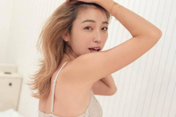 木下優樹菜、下着おっぱい！透けパンティの股間が激シコｗｗｗｗｗｗｗ【動画あり】の画像