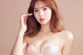 藤田ニコル、下着おっぱい！人妻ランジェリー姿がエロくてたまらんｗｗｗｗｗｗｗの画像