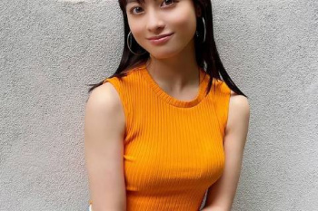 橋本環奈、ノーブラおっぱい！お乳の形クッキリがエロくてたまらんｗｗｗ【GIF動画】の画像