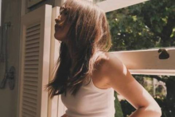 川口春奈、タンクトップおっぱい！豊満バストがエロくてたまらんｗｗｗｗｗｗｗの画像