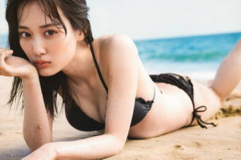 山下美月、ビキニおっぱい！お胸の谷間がエロくてたまらんｗｗｗｗｗｗｗｗｗの画像