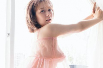 村重杏奈、乳首おっぱい！お尻のワレメも透けて丸見えがエロすぎるｗｗｗｗｗｗｗの画像