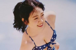 高橋ひかる、水着おっぱい！濡れたお胸の谷間がエロくてたまらんｗｗｗｗｗｗｗの画像