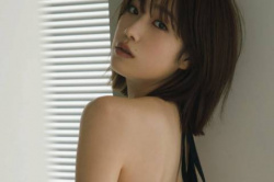 高橋ひかる、美乳おっぱい強調！お胸の膨らみがエロくてたまらんｗｗｗｗｗｗｗの画像