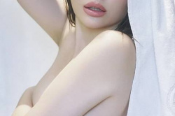 小嶋陽菜、ノーブラおっぱいセミヌードがエロくてたまらんｗｗｗｗｗｗｗｗｗの画像