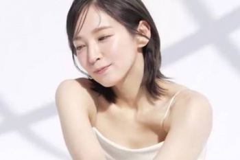 吉岡里帆、おっぱいの谷間が見えすぎエロくてたまらんｗｗｗｗｗｗｗｗｗの画像