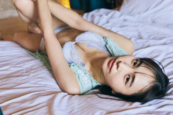 井桁弘恵、下着おっぱい！ガッツリ見せた谷間がエロくてたまらんｗｗｗｗｗｗｗの画像
