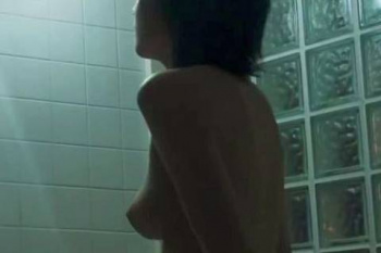 三吉彩花、乳首おっぱい解禁！全裸ヌードがエロくてたまらんｗｗｗｗｗ【GIF動画】の画像