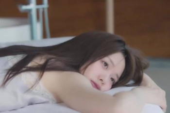 森香澄アナ、ランジェリーおっぱい！セクシーな身体がたまらんｗｗｗｗｗ【GIF動画】の画像