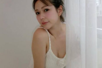 村重杏奈、豊満おっぱい！お乳の谷間チラ見せがエロくてたまらんｗｗｗｗｗｗｗの画像