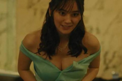 岡田結実、おっぱいエロすぎ!豊満お乳の谷間がたまらんwwwwww【GIF動画】の画像