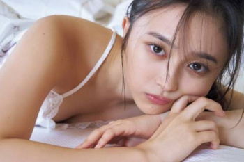 乃木坂46井上和、おっぱいの谷間！ランジェリー姿がエロくてたまらんｗｗｗｗｗｗの画像