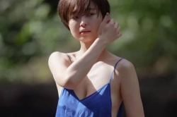 渡邊渚アナ、ノーブラおっぱい!谷間ハミ乳がエロくてたまらんwwwww【GIF動画】の画像