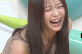 森香澄アナ、胸チラおっぱい！お乳の谷間がエロくてたまらんｗｗｗｗｗ【GIF動画】の画像
