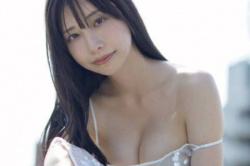 鈴木優香、透け透けおっぱい!乳首ギリギリがエロくてたまらんwwwwwwwの画像