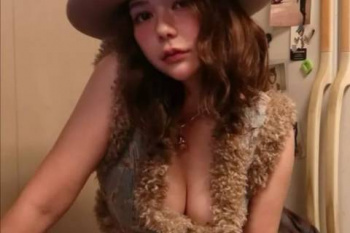 村重杏奈、おっぱい出したくてしょうがない！エロくてたまらんｗｗｗｗｗ【動画】の画像