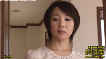【成宮いろは】 旦那が出張で寂しい奥様の性欲が振り切れる！休憩中に寝てしまった庭師を発見すると筋肉を確認するように触り出し……の画像