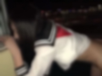【無修正】セーラー服JKと夜景をバックに立ちバックで生ハメ!の画像