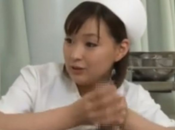 ナースの周防ゆきこが手コキで患者の精子を搾り取る!の画像