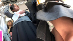 【upskirt405逆さ撮りJK】長めのスカートの中は可愛らしい白PなかなりキレイなJKの画像