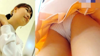 【upskirt578逆さ撮りJK】オレンジのプリーツスカートから伸びるプリプリの太ももと白地のストライプPを堪能する動画の画像