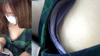 【eros1051乳首チラ盗撮】白い肌と境界が分からない程の薄い乳輪と恐らくは陥没乳首の色白美巨乳なお姉さんの画像