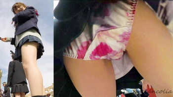 【upskirt657逆さ撮りJK】薄いピンク地に花びら模様のPを画面一杯に撮られちゃう夢の国ではしゃぐ茶髪の可愛いミニスカJKの画像