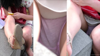 【eros1114座りパンチラ】行儀の悪い座り方でピンクPを鮮明に撮られちゃう美脚なお姉さんの画像