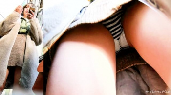 【upskirt778逆さ撮りJK】羽つきの白黒縞Pを声掛けで前から撮られちゃうかなりカワイイ私服の多分Kちゃんの画像